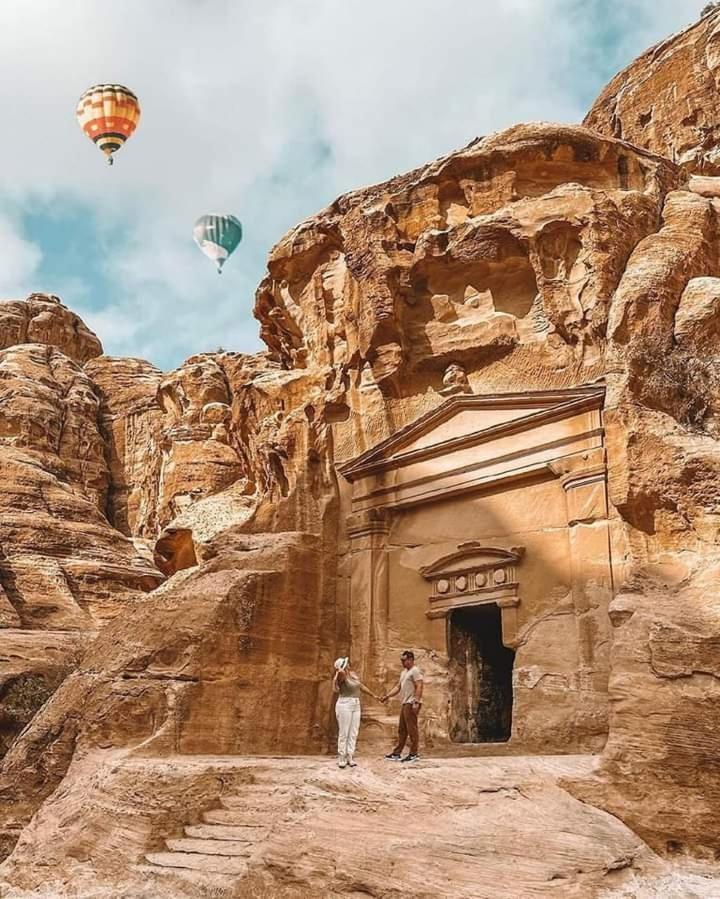 Little Petra Heritage Village ワディ・ムーサ エクステリア 写真